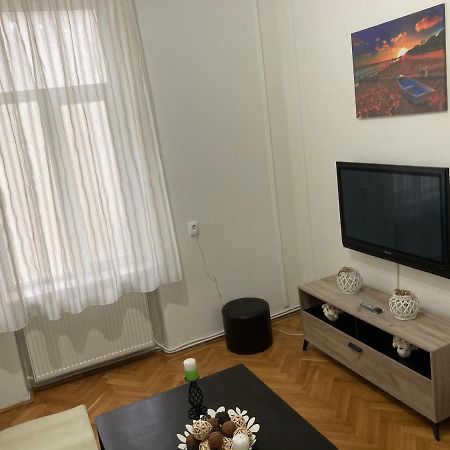 Irina Apartments Питещ Екстериор снимка